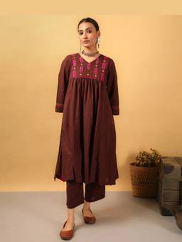 Rangsutra - Brown Kaanch Front-Yoke Pacca Hand Embroidery Cotton Kurta