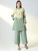 Green color option, Sold out, Currently selected