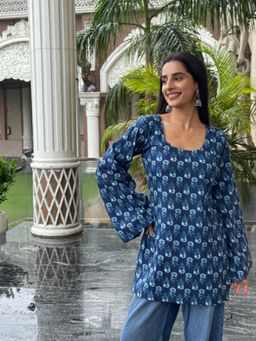 DEASHA INDIA - Indigo Cotton Bell Sleeves Floral Printed Short Kurti