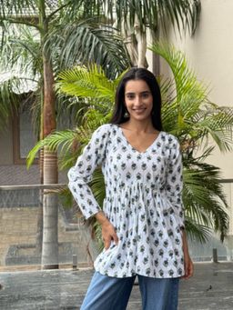 DEASHA INDIA - White Cotton Full Sleeves Floral Printed Short Kurti