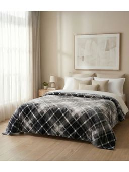 Saral Home - SCOTT light weight Cloudy Mink Silky-Soft Quilt-Blanket all Seasons, Grey