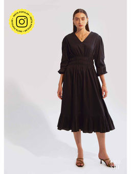 AMOSHI - Black Pleated Senorita Midi Dress