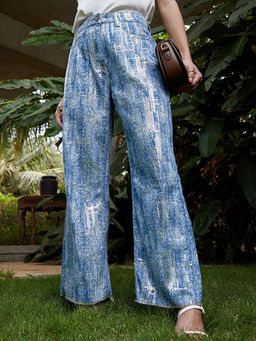 PINACOLADA - Women Indigo Blue Embellish-Stroke Straight-Fit Denim Jeans