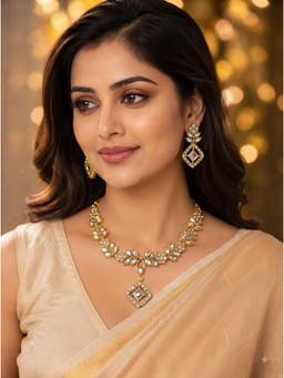Gahan - Elegant Gold Leaf Necklace with Emerald White Stone Pendant with Crystal Earrings