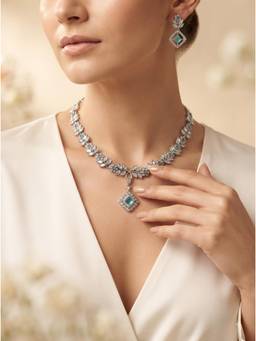 Gahan - Elegant Silver Leaf Necklace with Emerald Aqua Stone Pendant Matching Crystal Earrings
