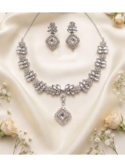 Gahan - Elegant Silver Leaf Necklace with Emerald White Stone Pendant with Crystal Earrings