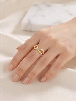 Gahan - Elegant Gold Plated Ring with Sparkling Crystal Centre for Women
