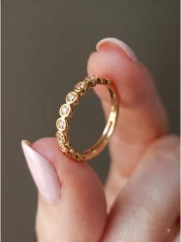 Gahan - Elegant Gold Plated Ring with Sparkling Crystal Centre for Women