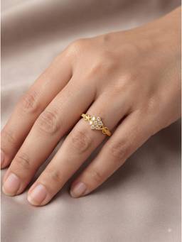 Gahan - Elegant Gold Plated Ring with Sparkling Crystal Centre for Women