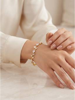Gahan - Women’s Gold-Plated White Floral Leaf Design Adjustable Bracelet