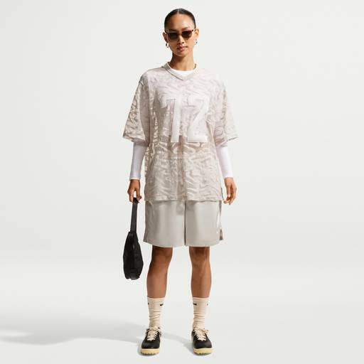 Nike Sportswear Chill Lace - Women's Loose Mid-Rise Shorts