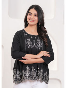 Kipek - Black Floral Print Tops And Tunic Cotton Fabric Three Fourth Sleeves Round Collar
