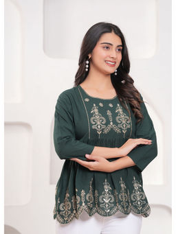 Kipek - Dark Green Floral Print Tops And Tunic Cotton Fabric Three Fourth Sleeves Round Collar