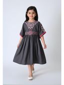 Charcoal color option, Currently selected