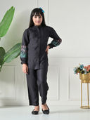 Black color option, Sold out, Currently selected