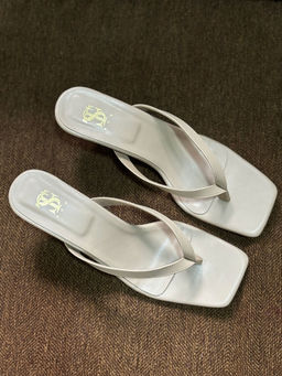 Shoe that fits you - Mocha Thong Heels