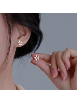 ESTAILO FASHION - Mini Daisy Stud Earring