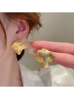 ESTAILO FASHION - Gilded Wave Studs Earrings