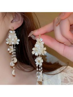 ESTAILO FASHION - Midnight Jasmine Dangles Earrings