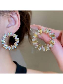 ESTAILO FASHION - Sweetheart Prism Studs Earrings