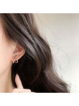 ESTAILO FASHION - Criss-Cross Stud Earrings