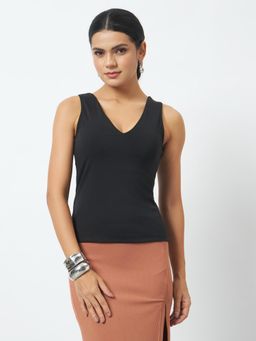Trend Arrest - Black V Neck Deep Back Top
