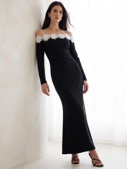 Outzidr - Black Off-Shoulder Fitted Dress