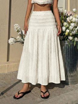 Outzidr - White Waist Fitted Textured Flared Skirt