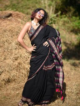 Suta - Black Striped Cotton Handloom Cotton Woven Saree without Blouse