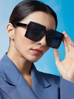 Pipa Bella by Nykaa Fashion - Statement Black Oversized Sunglasses (M)