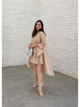 Vaaya - The Waterfall Ensemble - Beige Shrug