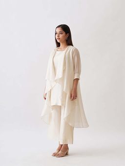Vaaya - The Waterfall Ensemble - Off-White Shrug