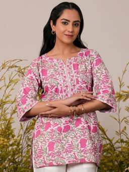 Libas - Women Pink Floral Printed Tunic