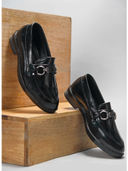 Black color option, Sold out, Currently selected
