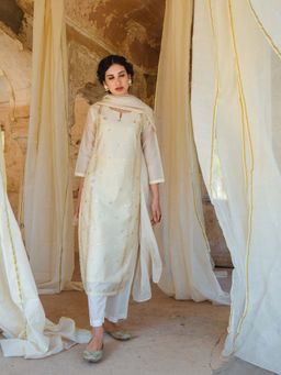 Karaj Jaipur - Off White Chanderi Embellished Kurta and Pant with Dupatta
