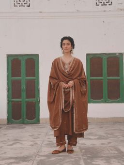 Karaj Jaipur - Brown Chanderi Embroidered Kurta and Pant with Dupatta