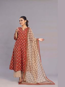 Sutra Art of Clothing - Women Maroon Cotton Abstract Kurta with Pant and Dupatta