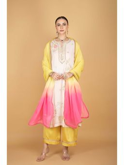 Tanu Malhotra - Women Embroidered Ivory Kurta and Pant with Dupatta