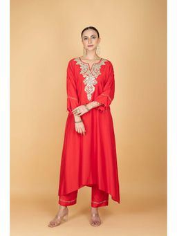 Tanu Malhotra - Women Solid Red Kurta and Pant