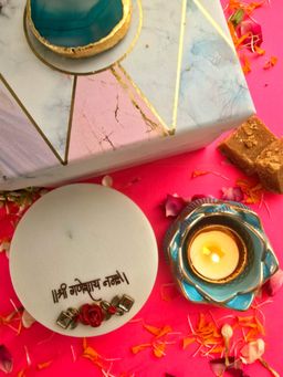 Homearte - White Marble Shree Ganeshay Namah Choki and Polyresin Tea Light Holder