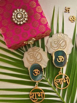Homearte - Mother Of Pearl Om Agate Om Shubh Labh Door Hangings (Pack of 2)