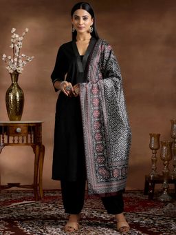 Libas - Black Cotton Blend Solid Kurta Sets for Women