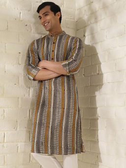 Fabindia - Cotton Brown Bagru Print Mandarin Neck Full Sleeves Slim Fit Men Kurta