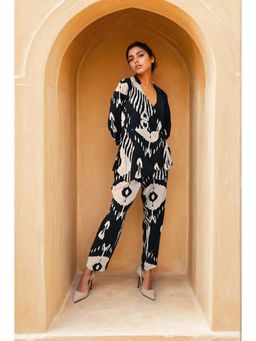 Dora Dori - Women Black Viscose Rayon Printed Co-Ord (Set of 2)