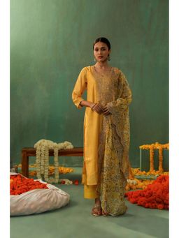 HERITAGE - Women Yellow Chanderi Embroidered Kurta with Pant and Dupatta (Set of 3)