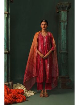 HERITAGE - Women Pink Chanderi Embellished Kurta with Pant and Dupatta (Set of 3)