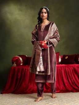 HERITAGE - Women Pink Velvet Embroidered Kurta with Pant and Dupatta (Set of 3)