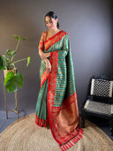 Green color option, Sold out, Currently selected