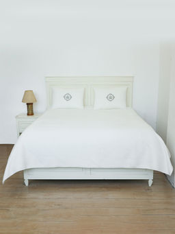 PLUCHI - Macbeth Ivory Cotton Polyester Filled Bedcover with 2 Pillow Covers (King)