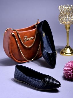 Shoetopia - Textured Black Ballerinas for Girls